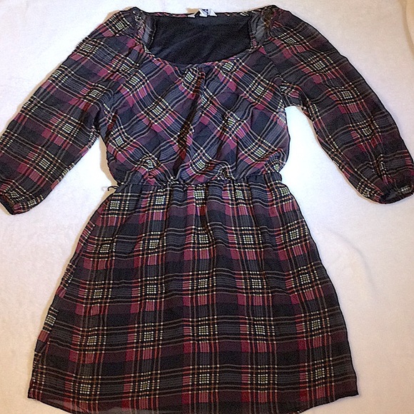 Speechless Plaid midi Dress - Picture 13 of 13